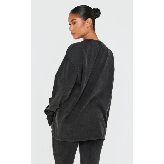 PRETTYLITTLETHING Black Embossed Logo Washed Long Sleeve T-shirt PRETTYLITTLETHING Black Embossed Logo Washed Long Sleeve T-shirt