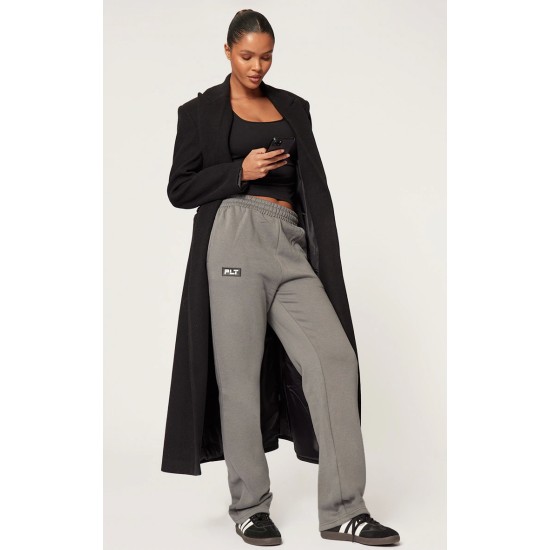 PRETTYLITTLETHING Charcoal Grey Logo Badge Straight Leg Sweatpants PRETTYLITTLETHING Charcoal Grey Logo Badge Straight Leg Sweatpants