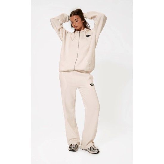 PRETTYLITTLETHING Cream Contrast Logo Badge Oversized Zip Through Hoodie PRETTYLITTLETHING Cream Contrast Logo Badge Oversized Zip Through Hoodie