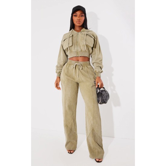 PRETTYLITTLETHING Shape Olive Washed Cargo Cropped Hoodie PRETTYLITTLETHING Shape Olive Washed Cargo Cropped Hoodie